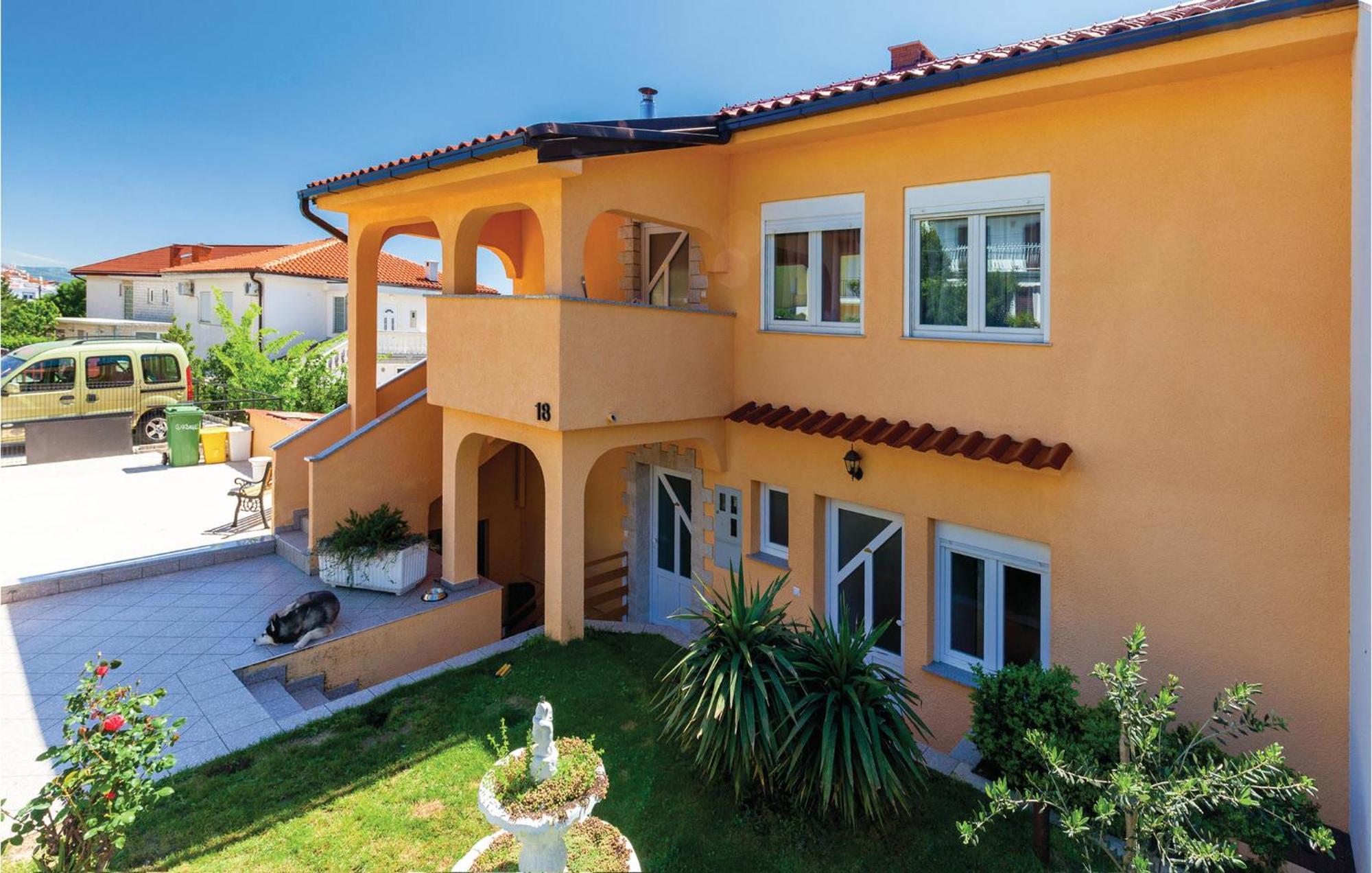 Beautiful Apartment In Crikvenica With Kitchen Εξωτερικό φωτογραφία