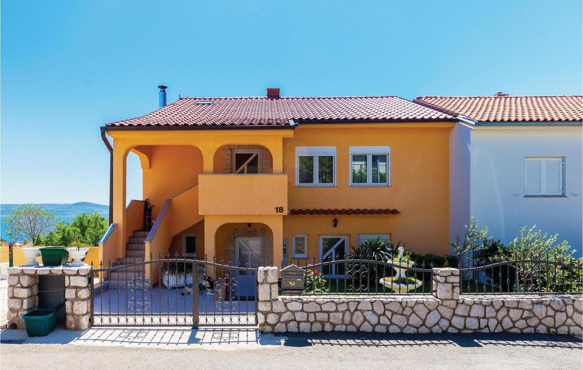 Beautiful Apartment In Crikvenica With Kitchen Εξωτερικό φωτογραφία