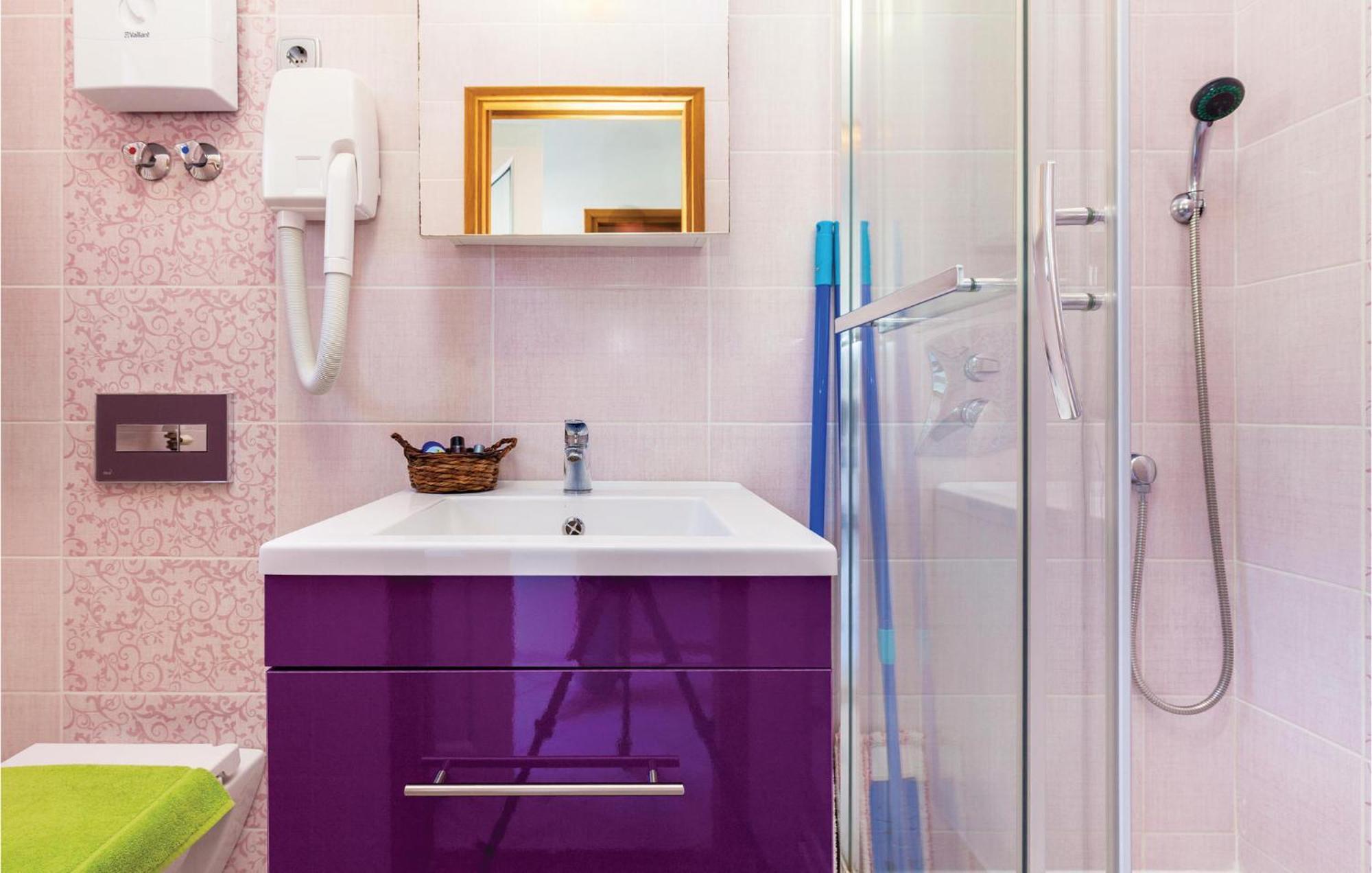 Beautiful Apartment In Crikvenica With Kitchen Εξωτερικό φωτογραφία
