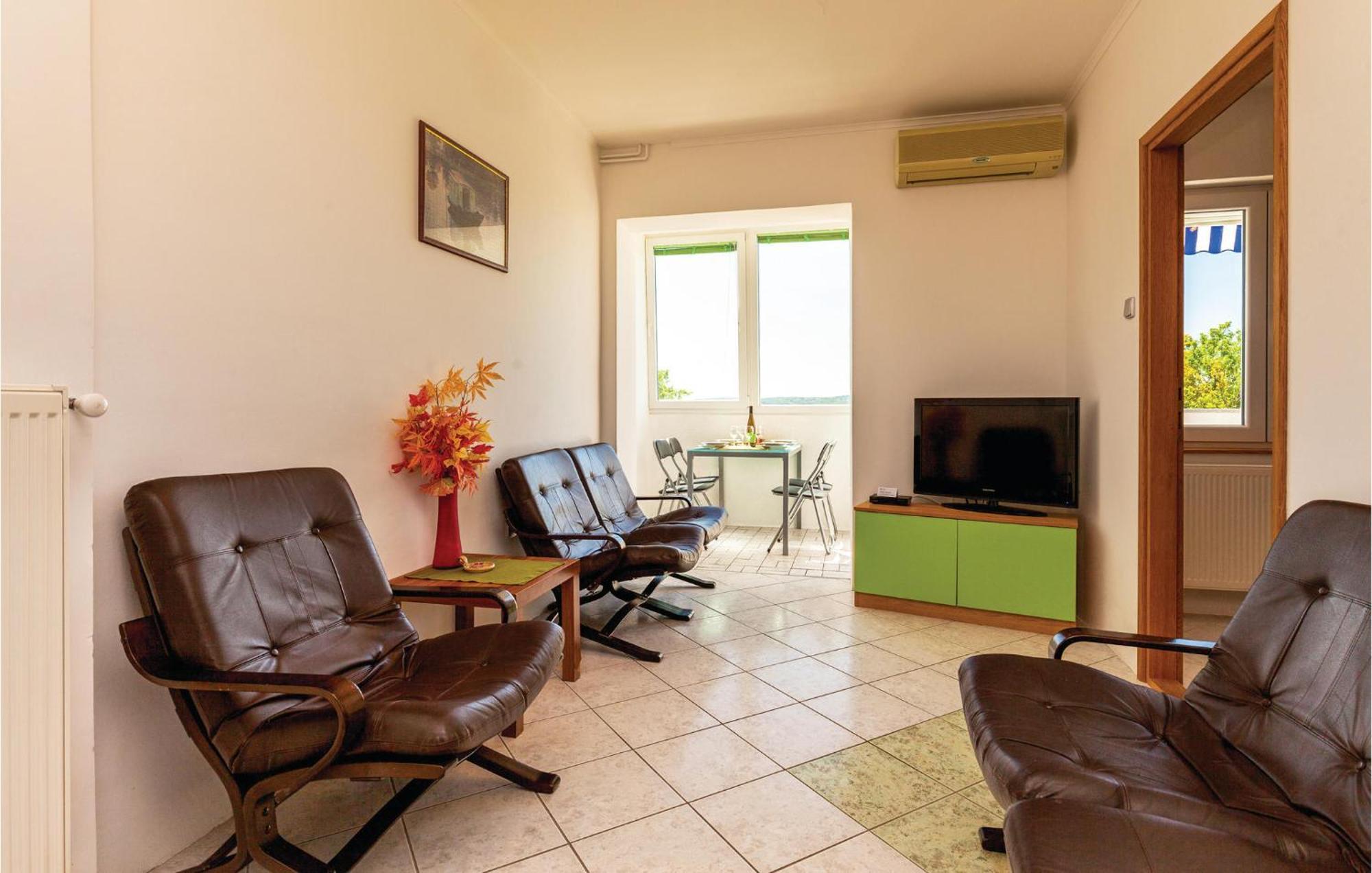 Beautiful Apartment In Crikvenica With Kitchen Εξωτερικό φωτογραφία