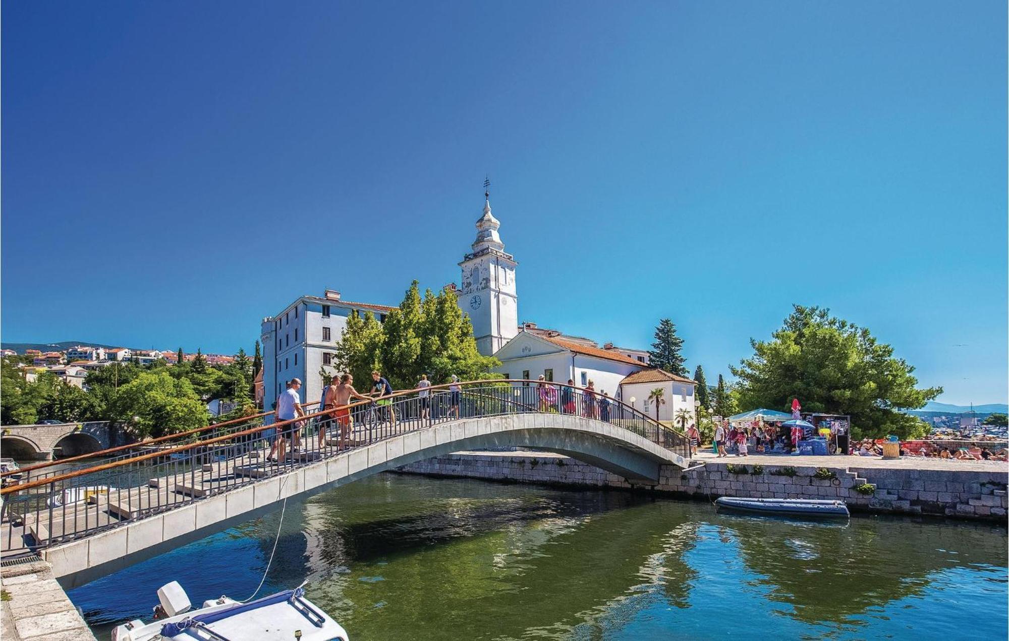 Beautiful Apartment In Crikvenica With Kitchen Εξωτερικό φωτογραφία